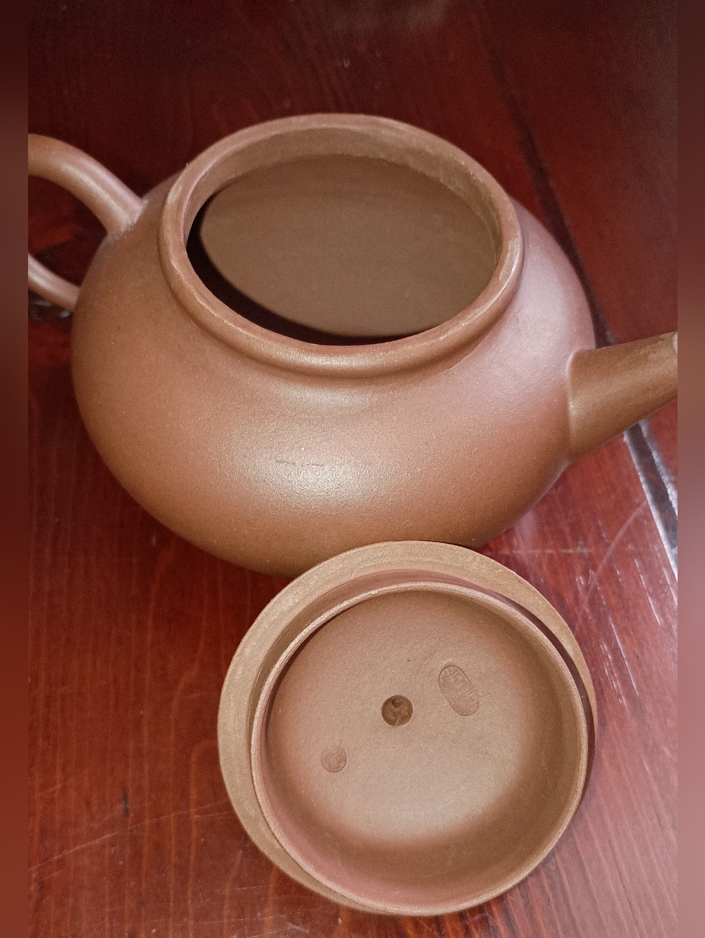 Xixing Purple Clay Pottery Teapot - Picture 3 of 8
